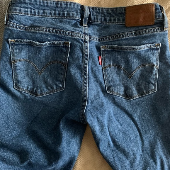 Levi’s woman’s 711 skinny filiforme blue jeans size 26 ** 2 for $25.00** - Picture 7 of 12